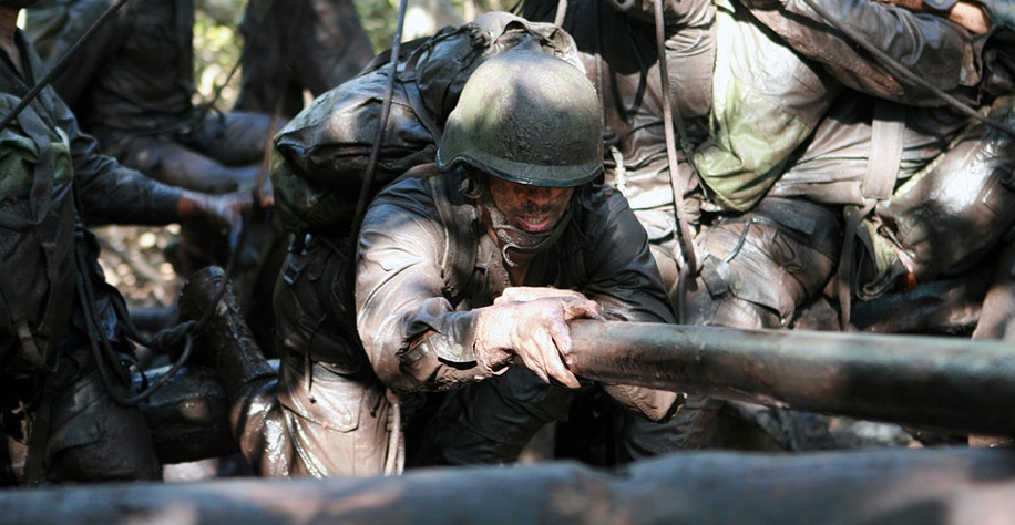 Militaires et frères d'armes en manœuvre